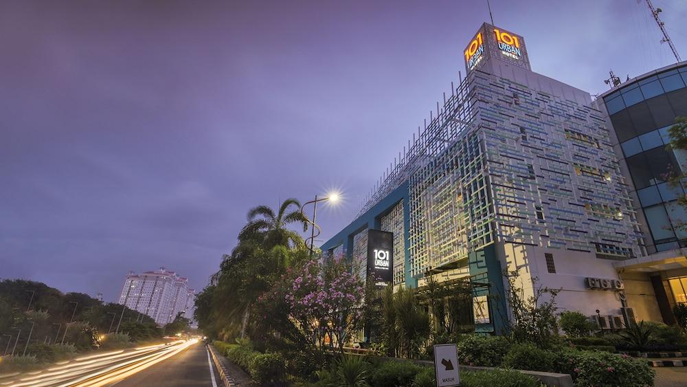 1O1 Urban Jakarta Kelapa Gading Exterior photo