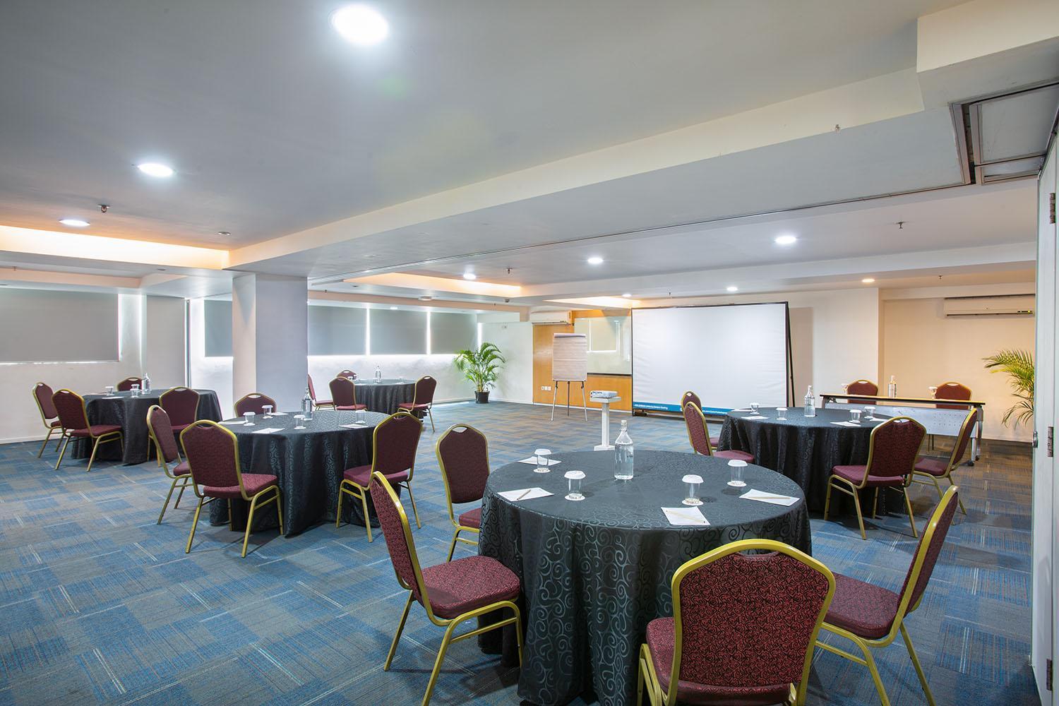 1O1 Urban Jakarta Kelapa Gading Exterior photo