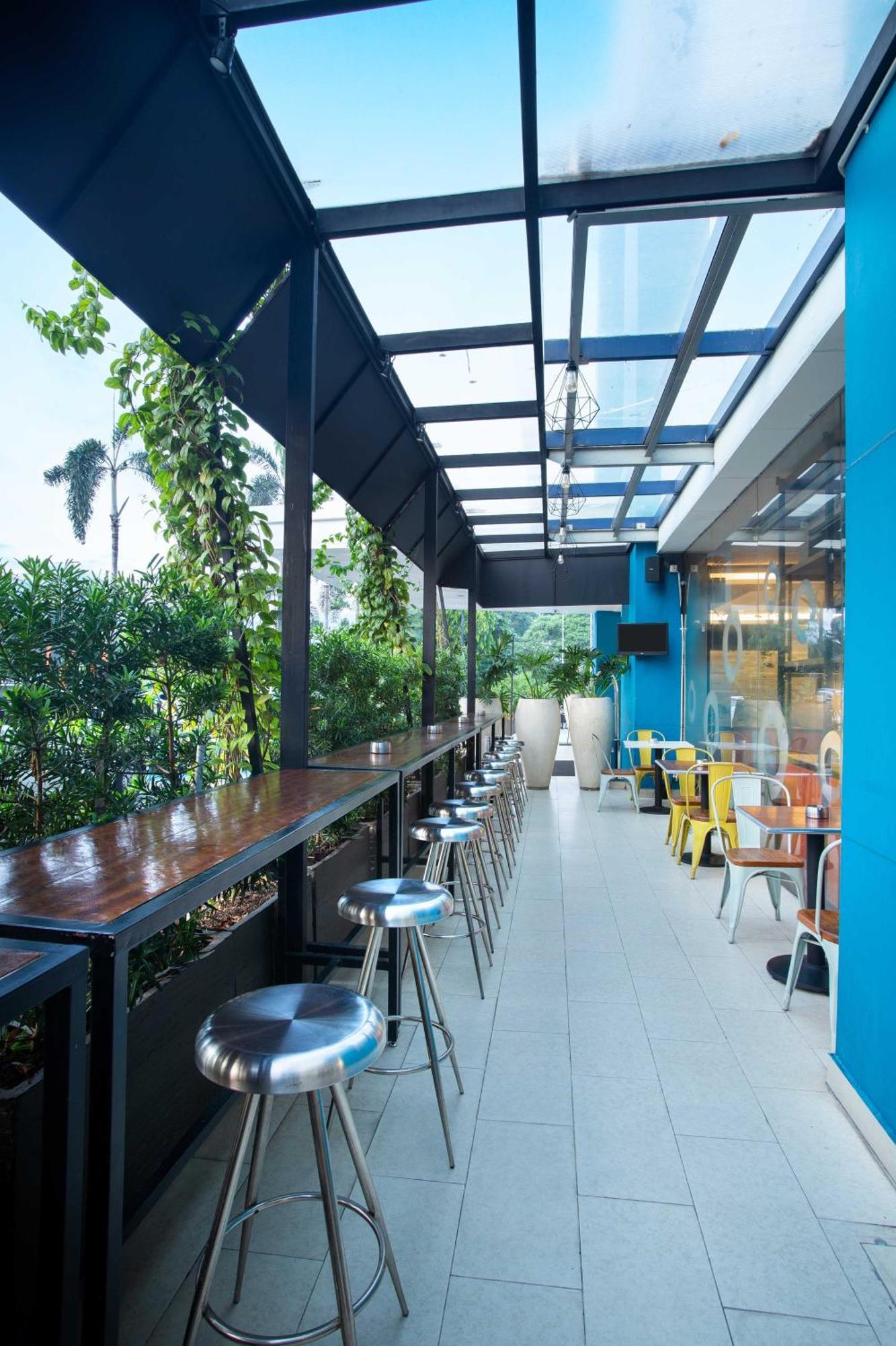 1O1 Urban Jakarta Kelapa Gading Exterior photo