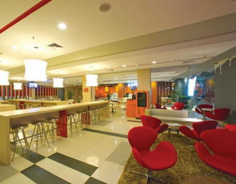 1O1 Urban Jakarta Kelapa Gading Exterior photo