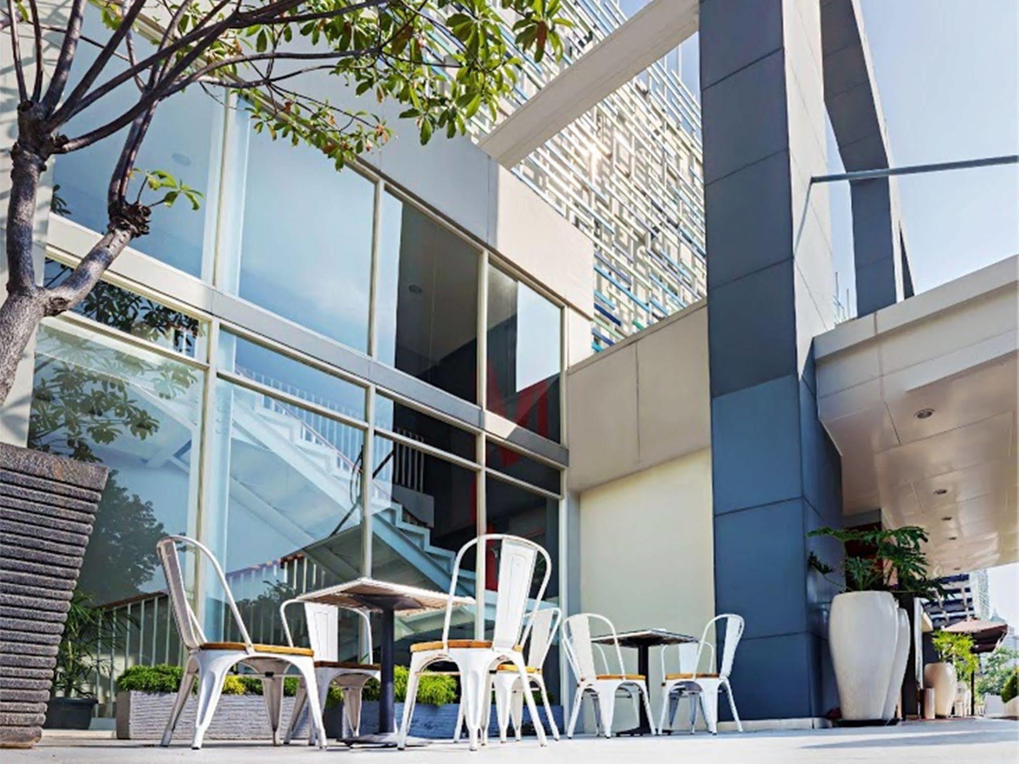 1O1 Urban Jakarta Kelapa Gading Exterior photo